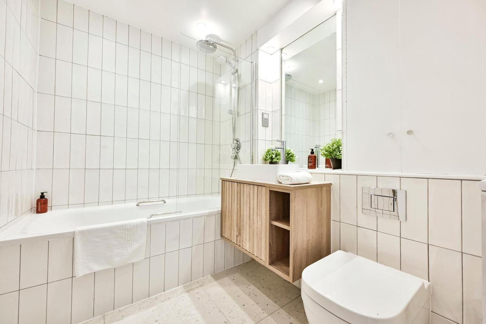 Amazing 3 Bed Apartment Great Portland Street London Eksteriør billede
